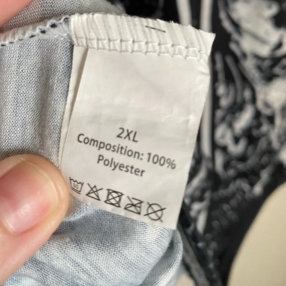 Men's Black and White Cross Fashion Top Long Sleeve Size 2XL - Picture 4 of 5